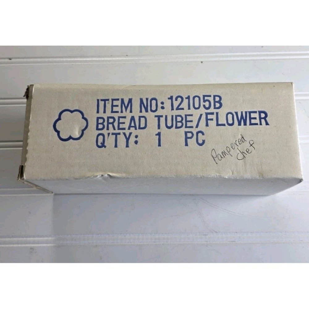 Pampered Chef Bread Tube/Flower- Product Number 12105B NEW/OPEN BOX